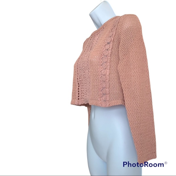 Charlotte Russe Women's Cropped Long Sleeve Blouse - Picture 8 of 8